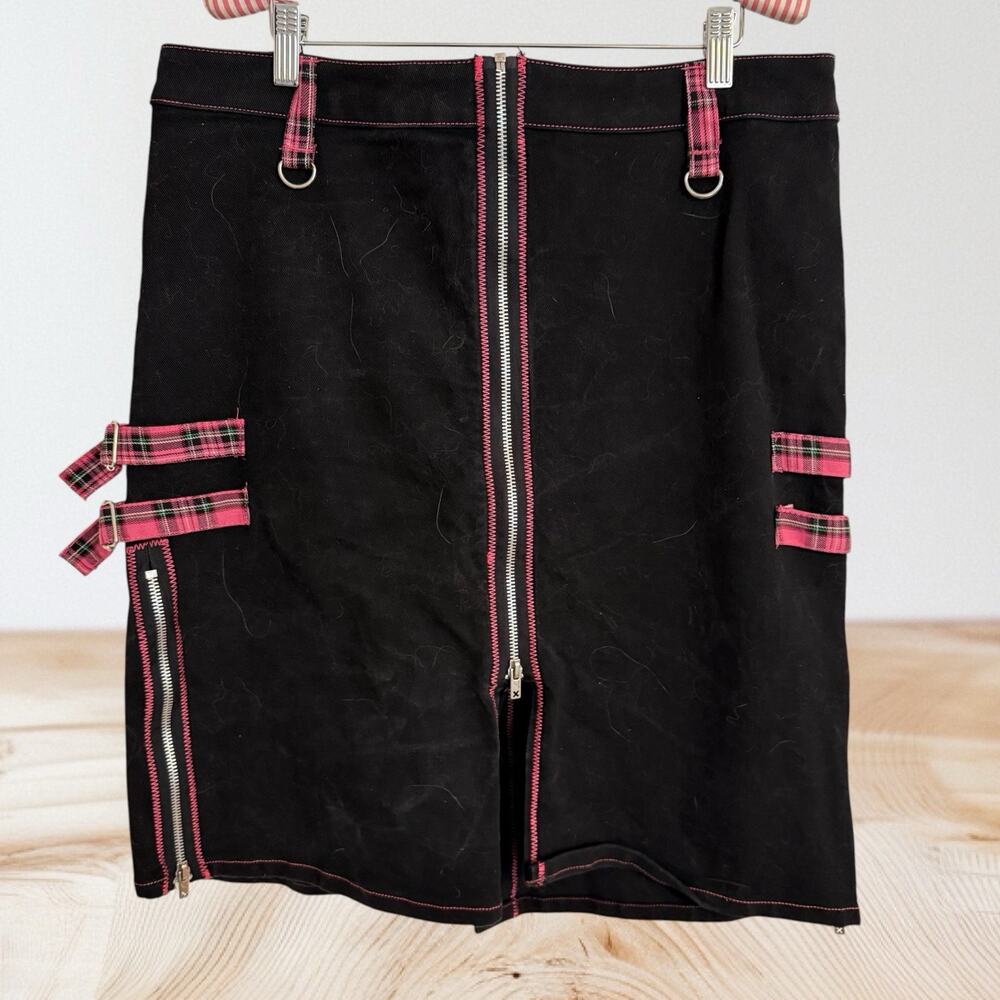 Tripp NYC Black Skirt Size 14 Goth Grunge Badass Zip Front‎ Buckle Plaid Straps